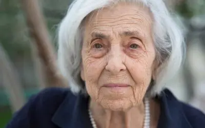 How to Communicate with a Loved One Who Has Dementia